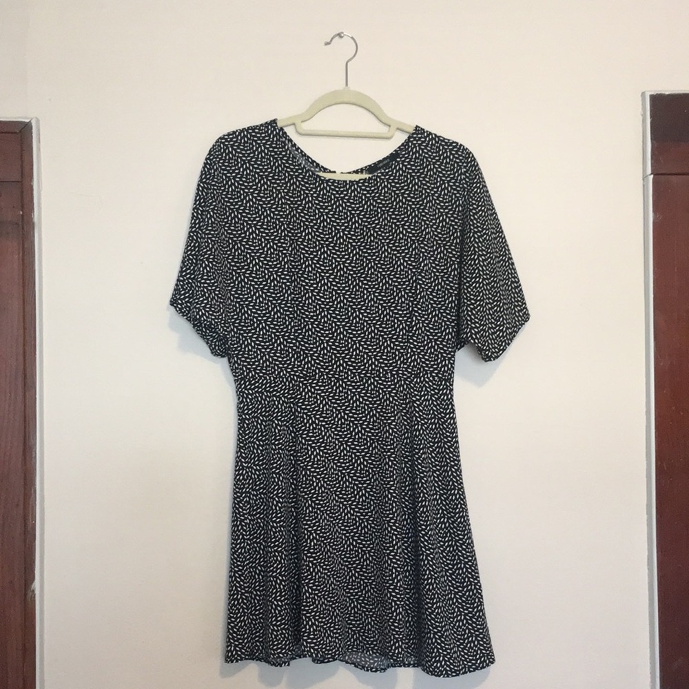 Forever 21 Black geometric patterned dress